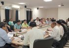 डिप्टी कलेक्टर को बैठक में संबंधित जानकारी के साथ उपस्थित न होने के कारण कारण बताओ नोटिस जारी करने के लिए निर्देश दिये।