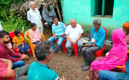 विधायक नें ली पांच बेसहारा बेटियों की शिक्षा की जिम्मेदारी  माता पिता की हत्या होनें से अनाथ हो गई तीन बेटियाँ