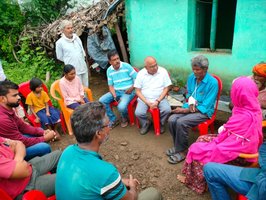 विधायक नें ली पांच बेसहारा बेटियों की शिक्षा की जिम्मेदारी  माता पिता की हत्या होनें से अनाथ हो गई तीन बेटियाँ