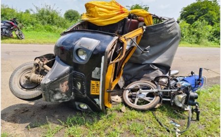 सवारी ऑटो और मोटरसाइकिल की टक्कर 6 लोग घायल