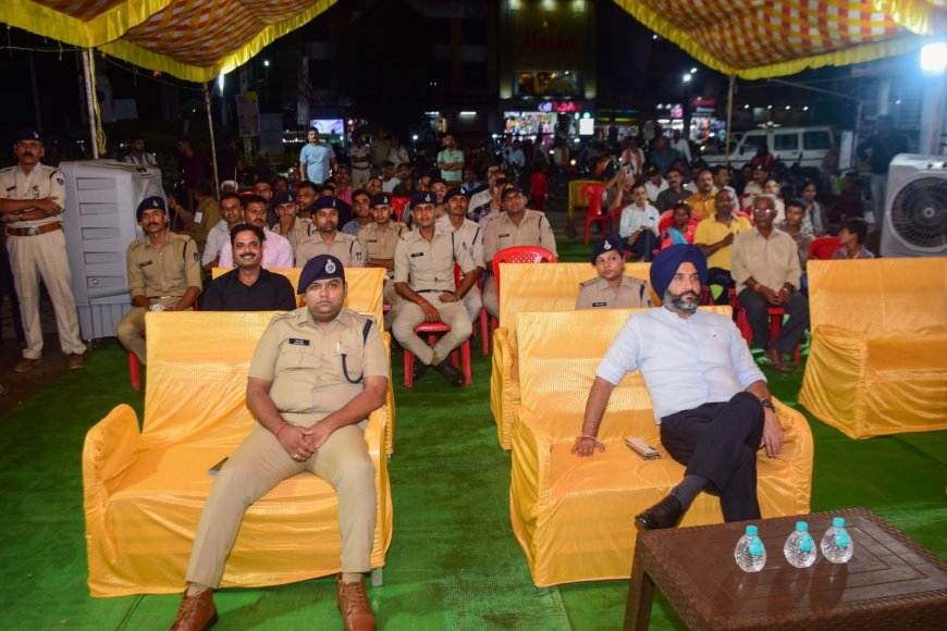 नर्मदापुरम पुलिस द्वारा "हर घर तिरंगा" अभियान के तहत एक शाम शहीदो के नाम कार्यक्रम का किया गया आयोजन