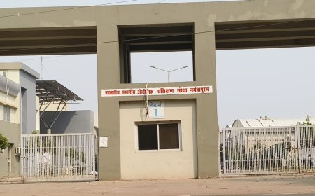 सम्भागीय आई टी आई के प्राचार्य की अनदेखी ,के चलते कर्मचारियों की मनमर्जी, वरिष्ट अधिकारी के आदेशो को दिखा रहे है ठेंगा,आखिर क्या है मामला.....???