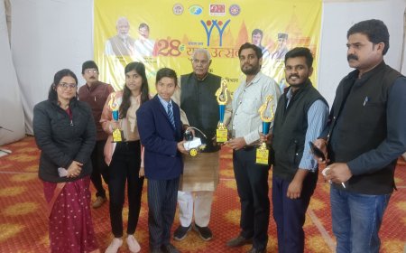 स्प्रिंगडेल्स सीनियर सेकेंडरी स्कूल  के आग बुझाने वाला स्वचालित  रॉबर्ट को मिला प्रथम पुरस्कार
