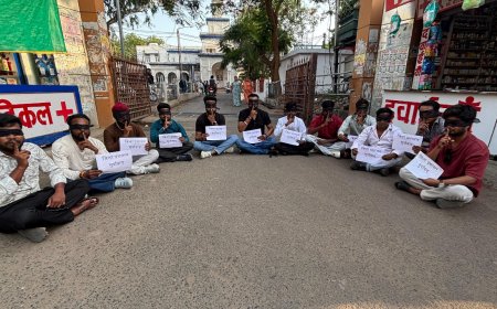 जिला प्रशासन मुर्दाबाद,मुर्दाबाद