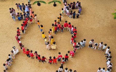 जब बच्चों ने गणेश जी की आकृति में प्रस्तुति दी तो सबका मन मोह लिया