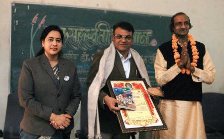 डीपीसी डॉ जायसवाल को महासरस्वती सम्मान