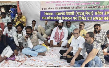 गजानंद तिवारी की भूख हड़ताल को जूस पिलाकर तुड़वाया गया