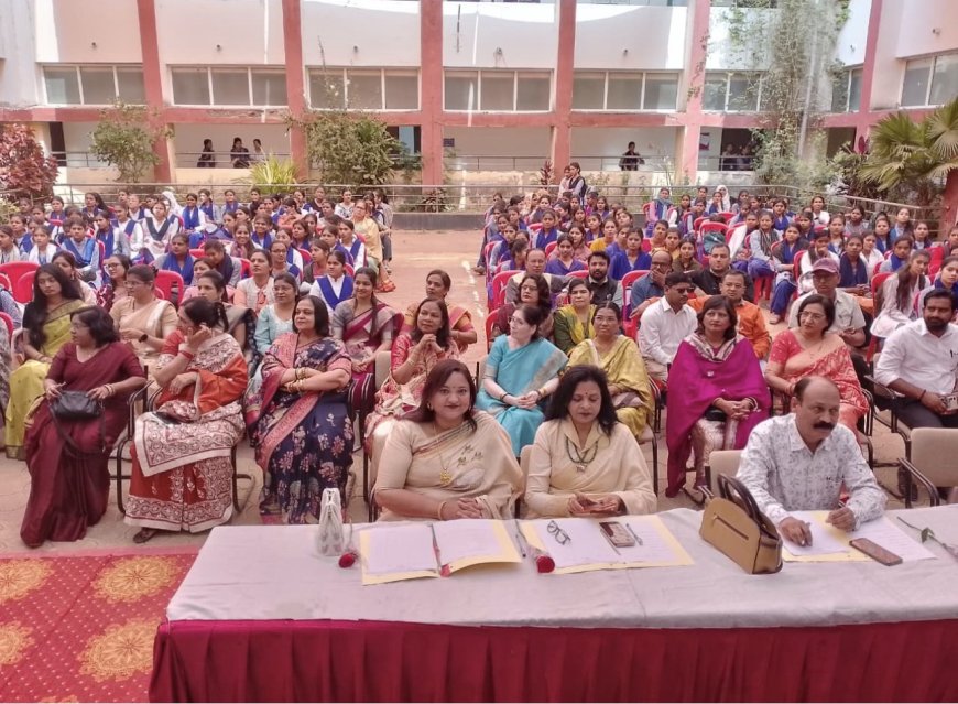 शासकीय गृहविज्ञान स्नातकोत्तर अग्रणी महाविद्यालय, नर्मदापुरम में मिस पावनी प्रतियोगिता का आयोजन किया गया। 