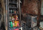 आग से खाक हुई कोल्ड्रिंक की दुकान: समाज सेवी लक्ष्मण बैस ने बढ़ाया मदद का हाथ